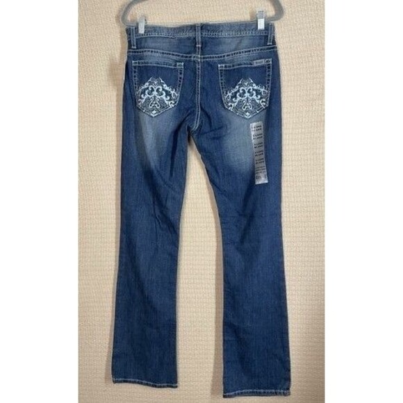NWT Cruel Girl Blake Low Rise Boot Cut Whiskered Jeans Women Size 9 Long - Picture 11 of 12